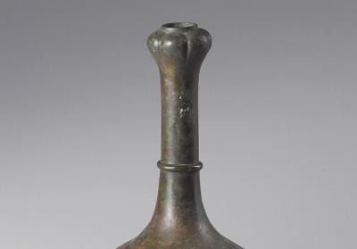 图片[2]-Hu wine vessel with garlic-shaped head, early Western Han dynasty, c. 3rd to 2nd century BCE-China Archive